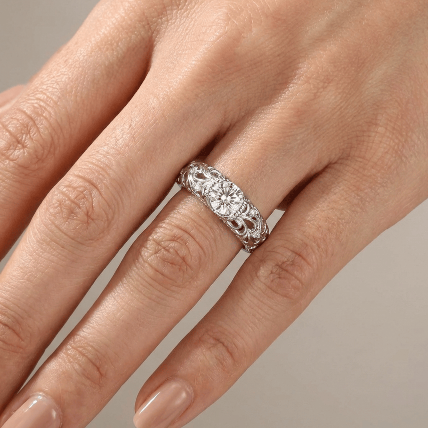 ANILLO VINTAGE DE PLATA CON CIRCONITA Y FORMATO COJÍN
