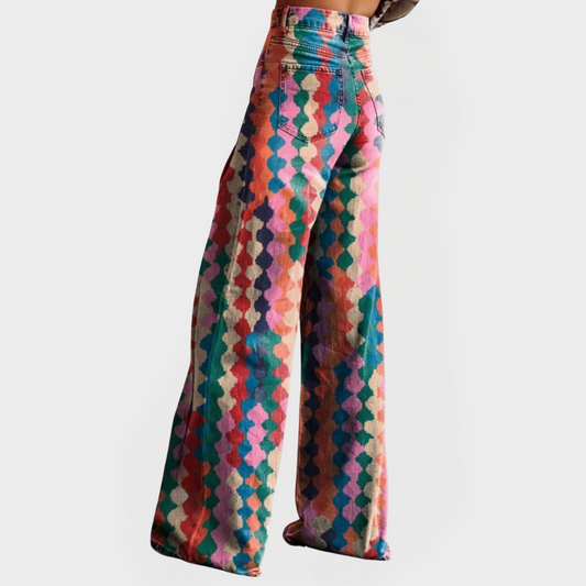 Pantalones de Mezclilla de colores con corte ancho para un look moderno