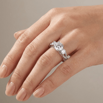 ANILLO VINTAGE DE PLATA CON CIRCONITA REDONDA