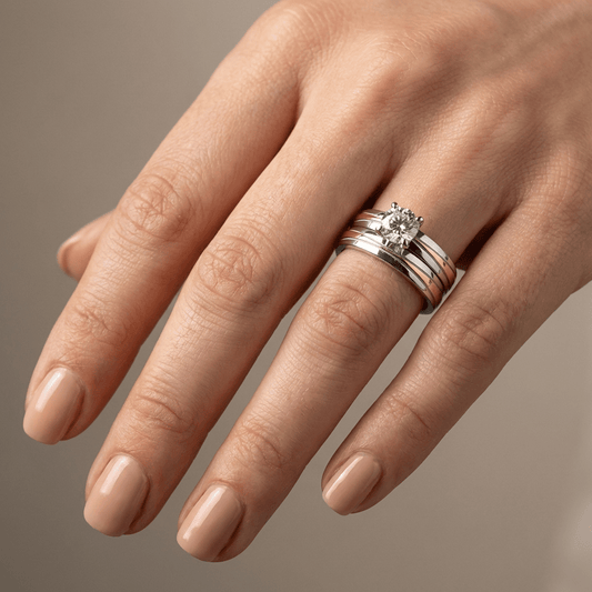 ANILLO DE PLATA CON RAYAS DE ORO Y DIAMANTES