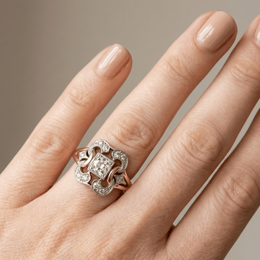 ANILLO ESCULTURAL RETRO DE DIAMANTES