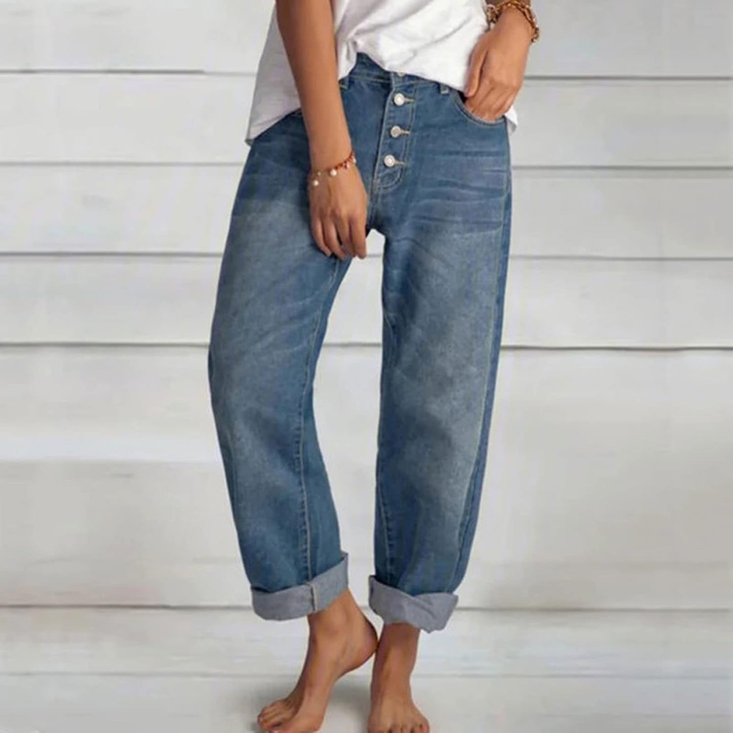 Tessa - High-Waisted Buttoned Jeans