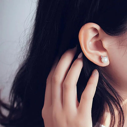Pendientes de Plata de Ley con Forma de Gato y Perlas.