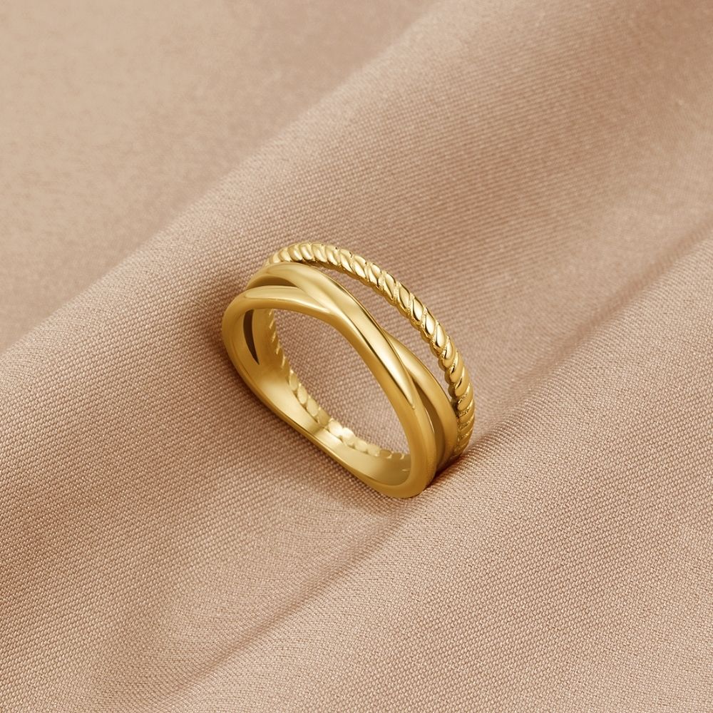 Anillo Ara Cruzada Retorcida