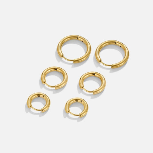 Conjunto de tres mini aros dorados