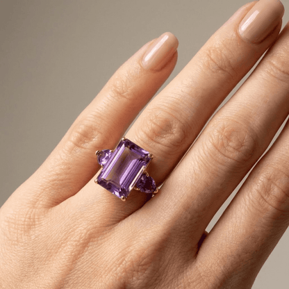 ANILLO DE ORO CON CRISTAL DE AMATISTA Y TURMALINA