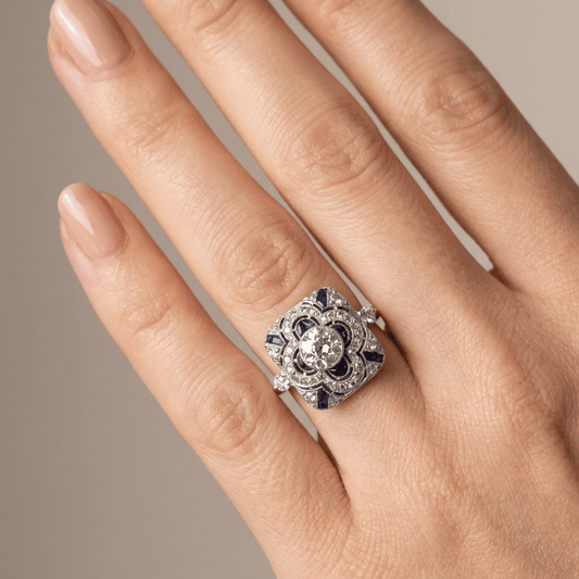 ANILLO VINTAGE DE PLATA, DIAMANTES Y ZAFIROS
