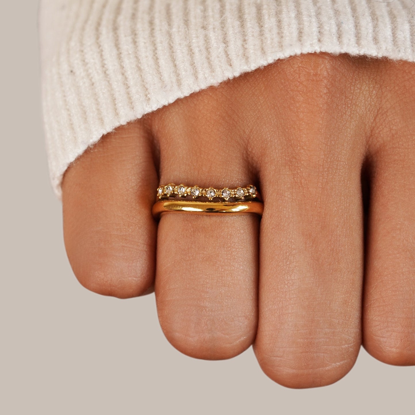 Anillo de capas de cristal blanco Marissa